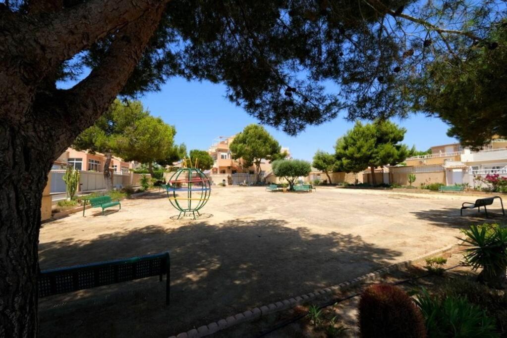 2 Bedroom House In Cabo Roig Orihuela Exterior photo